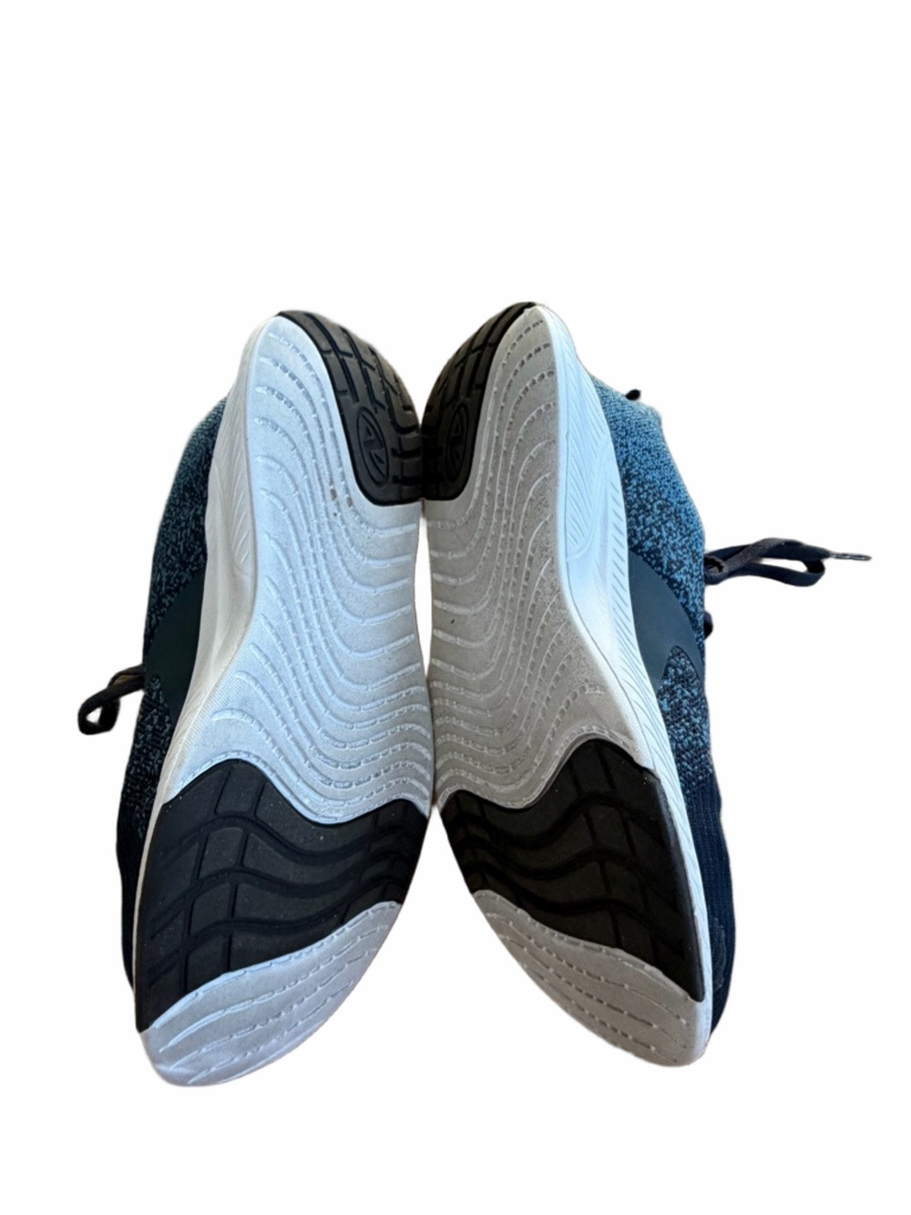 Athletic Works Men’s Navy and White  Lace-Up Sneakers - Picture 6 of 8